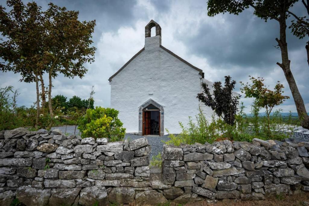 Vila The Burren Art Gallery Built In 1798 Tubber Exteriér fotografie