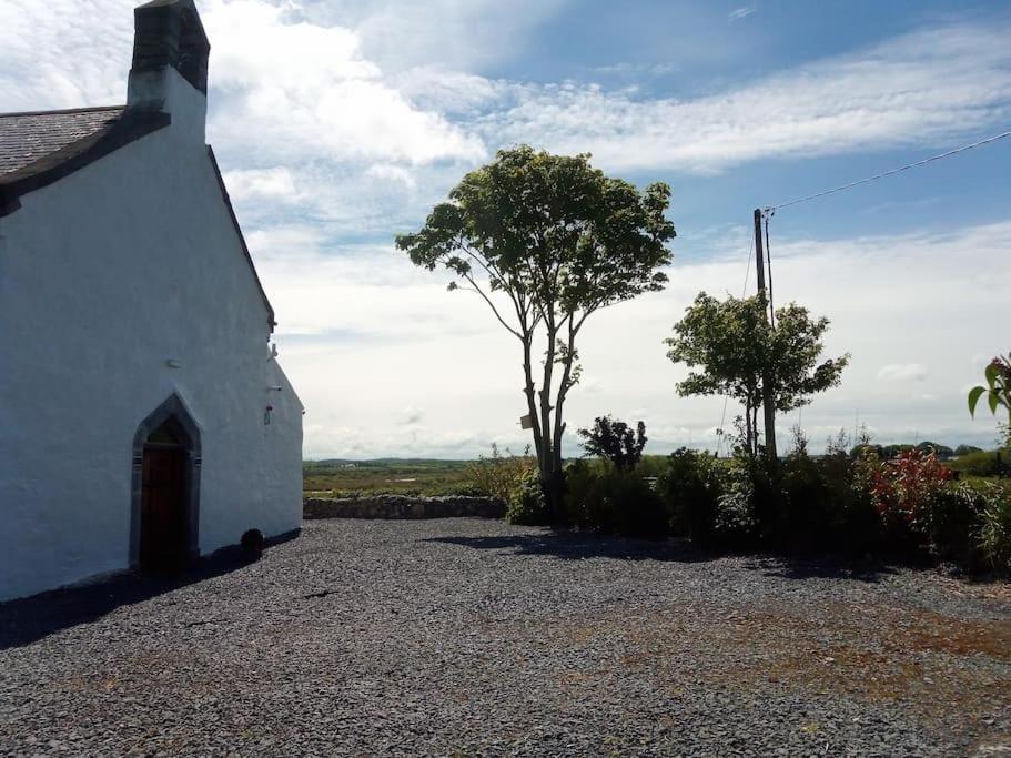 Vila The Burren Art Gallery Built In 1798 Tubber Exteriér fotografie