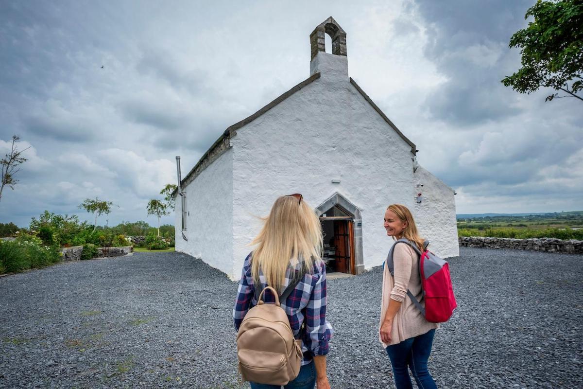 Vila The Burren Art Gallery Built In 1798 Tubber Exteriér fotografie